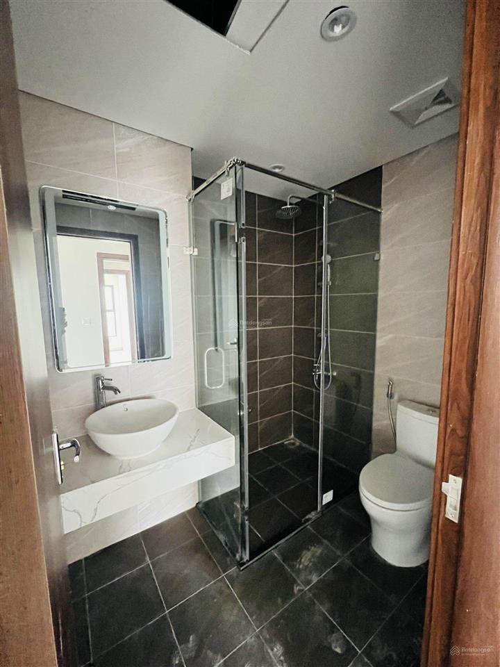 Bán gấp căn góc 3pn 105m2 ban công đông nam, có sổ đỏ giá hấp dẫn chỉ 8,3 tỷ tại bình minh garden.