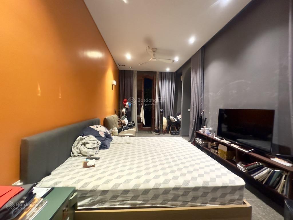 Bán căn penthouse tây hồ 216m, siêu đẹp, sát ciputra, 3 logia, view cực đỉnh, 20.5 tỷ