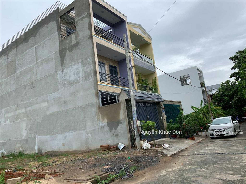 Chính chủ cần tiền bán nhanh nền đất dự án cty đông dương đường bưng ông thoàn phú hữu 100m2