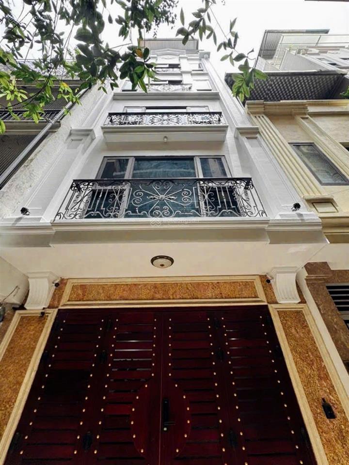 Bán nhà phố hoàng cầu  ô tô tránh  7 tầng thang máy  58m mặt tiền 5m  phù hợp ở + văn phòng.