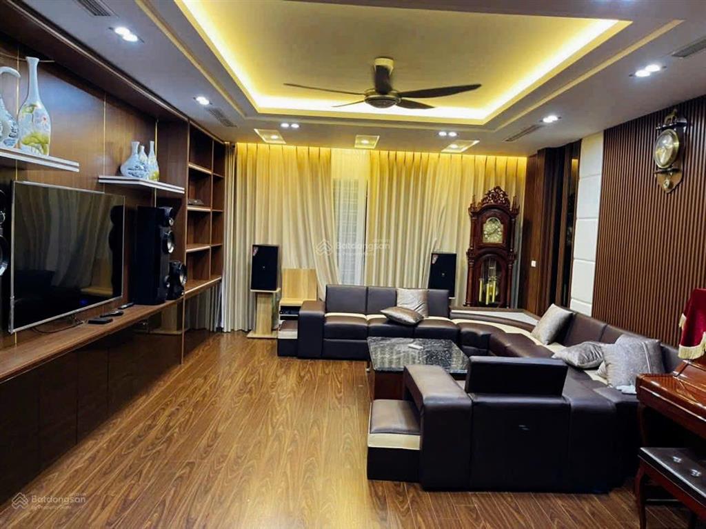 Bán nhà phố hoàng cầu  ô tô tránh  7 tầng thang máy  58m mặt tiền 5m  phù hợp ở + văn phòng.