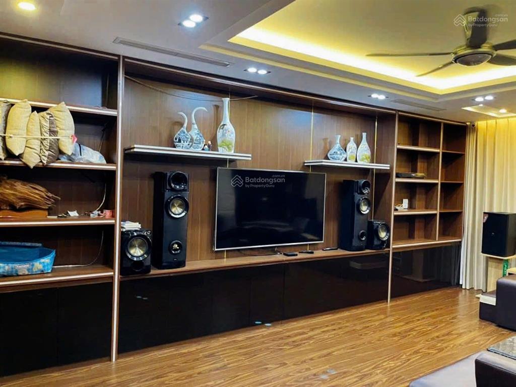 Bán nhà phố hoàng cầu  ô tô tránh  7 tầng thang máy  58m mặt tiền 5m  phù hợp ở + văn phòng.