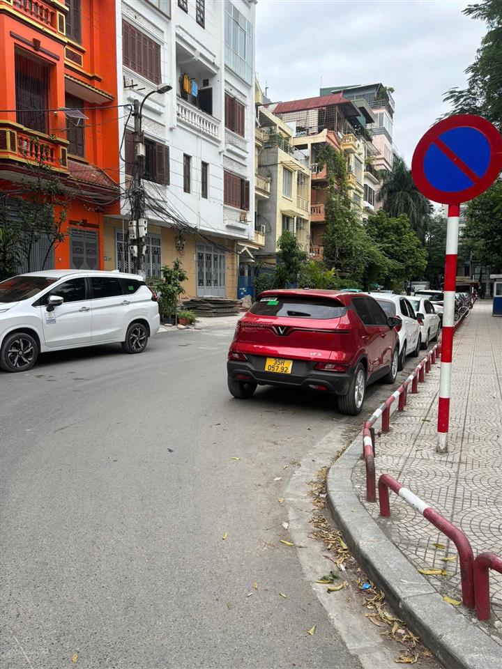 Bán nhà phố hoàng cầu  ô tô tránh  7 tầng thang máy  58m mặt tiền 5m  phù hợp ở + văn phòng.