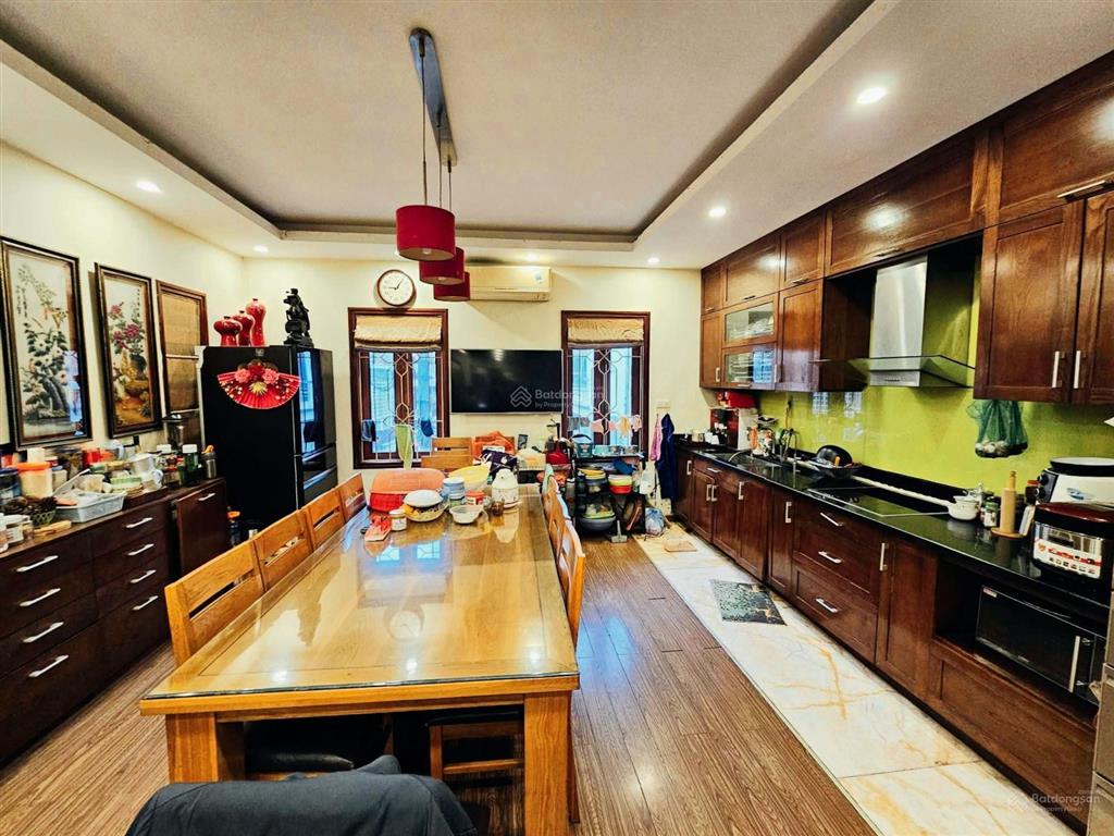 Bán nhà ngọc khánh  phân lô cán bộ  ô tô tránh, dừng đỗ  3 mặt thoáng  83m  5 tầng  mt 5,3m