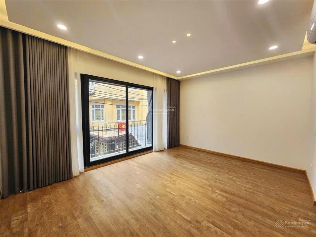 Bán nhà phố trích sài  ô tô tránh  kinh doanh  6 tầng thang máy  mặt tiền 5.3m