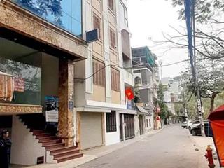 Cần bán tòa nhà văn phòng phố hoàng quốc việt,cầu giấy
dt 80/85 m2 9 tầng mt 4.8 mét.
giá 42 tỷ
