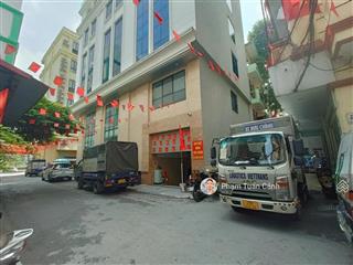 Hàng hiếm
phân lô nguyễn khang , kđt yên hoà, cầu giấy dt 50/56m x5 tầng, mt 5.35m
giá nhỉnh 18 tỷ