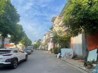 Lô đất cổ linh, tư đình mời các bác thích ở rộng, đt giữ tiền, xây ccmini..
diện tích 75m2  mt 5m