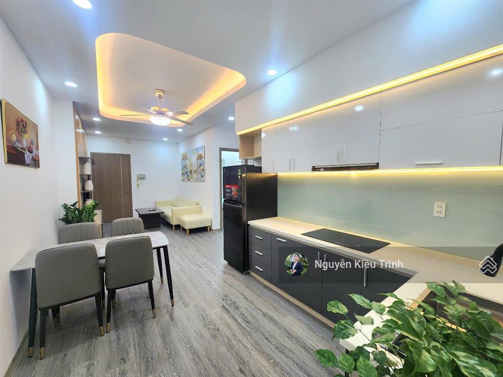 Kiều trinh hạ giá gấp căn 1004 oc2b view xéo biển nha trang giá mới 2.750 tỷ.