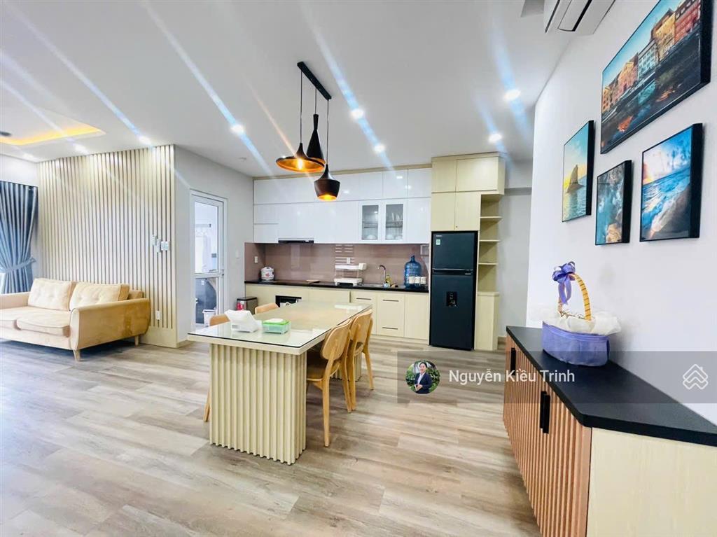 Kiều trinh bán căn hộ 3 phòng ngủ hàng hiếm view biển đông nam toà oc3