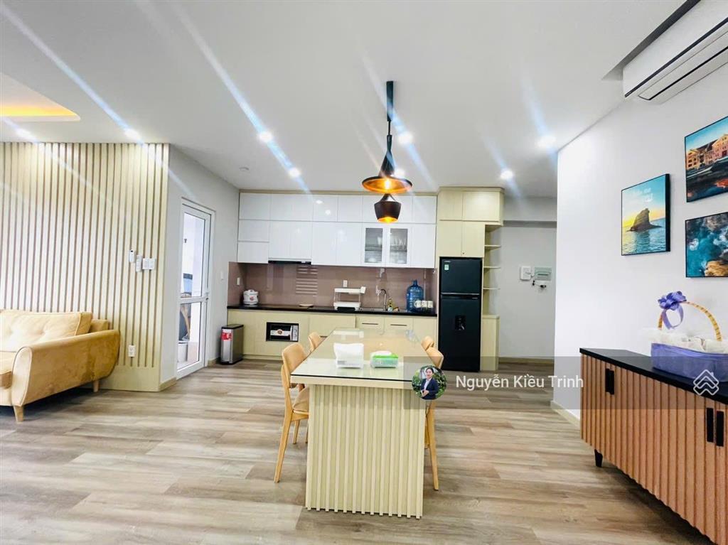 Kiều trinh bán căn hộ 3 phòng ngủ hàng hiếm view biển đông nam toà oc3