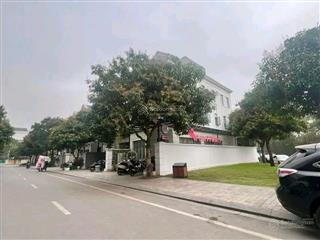 Bán biệt thự vinhomes riverside long biên 46 tỷ 176m mt 9m 4t sát trục chính vào kđt giao thông qu