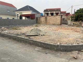 Đất thổ cư 2 mặt tiền, gần chợ, sổ đỏ, đầu tư hay ở đều lời, giá hơn 10tr/m2, gần công nghiệp