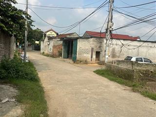 Bán lô góc 2 mặt tiền 300m2 có 80 thổ cư,đường rộng 8m trục chính tân tiến, chương mỹ