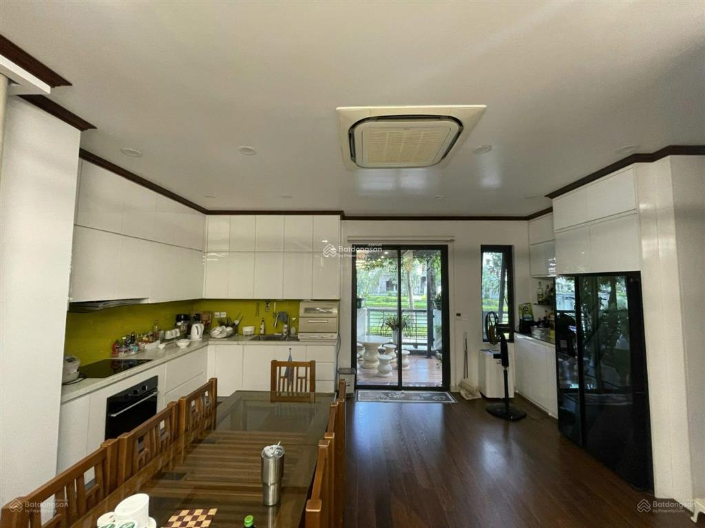 Biệt thự view hồ vip  vinhome thăng long, 80 tỷ, 300m2, nghỉ dưỡng 6 sao! đẳng cấp thượng lưu!