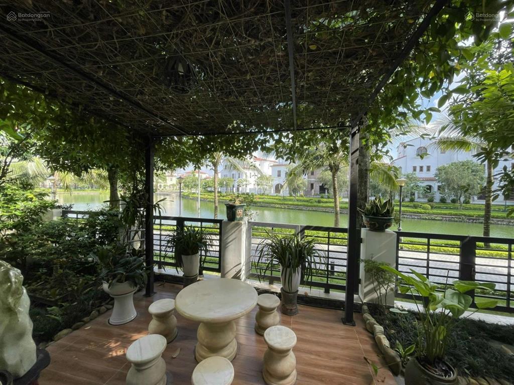 Biệt thự view hồ vip  vinhome thăng long, 80 tỷ, 300m2, nghỉ dưỡng 6 sao! đẳng cấp thượng lưu!