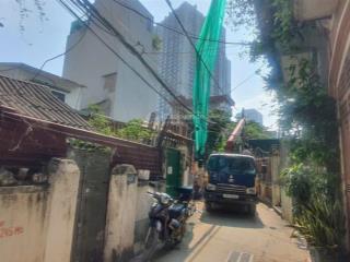 [hiếm] cc nhờ bán lô đất đẹp  ngõ ô tô  60m2, 9.9 tỷ  hàng xóm vinhome gardenia.