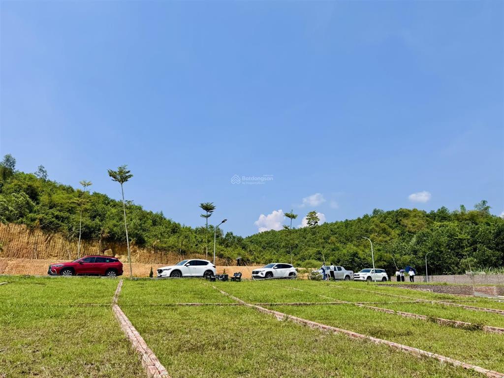 Giá rẻ 600triệu đất sổ đỏ thổ cư tt ba hàng đồi giáp hà nội ql21 oto vào đất gần kcn, dự án utopia