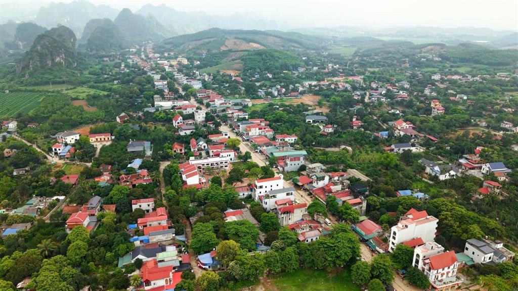 Giá rẻ 600triệu đất sổ đỏ thổ cư tt ba hàng đồi giáp hà nội ql21 oto vào đất gần kcn, dự án utopia