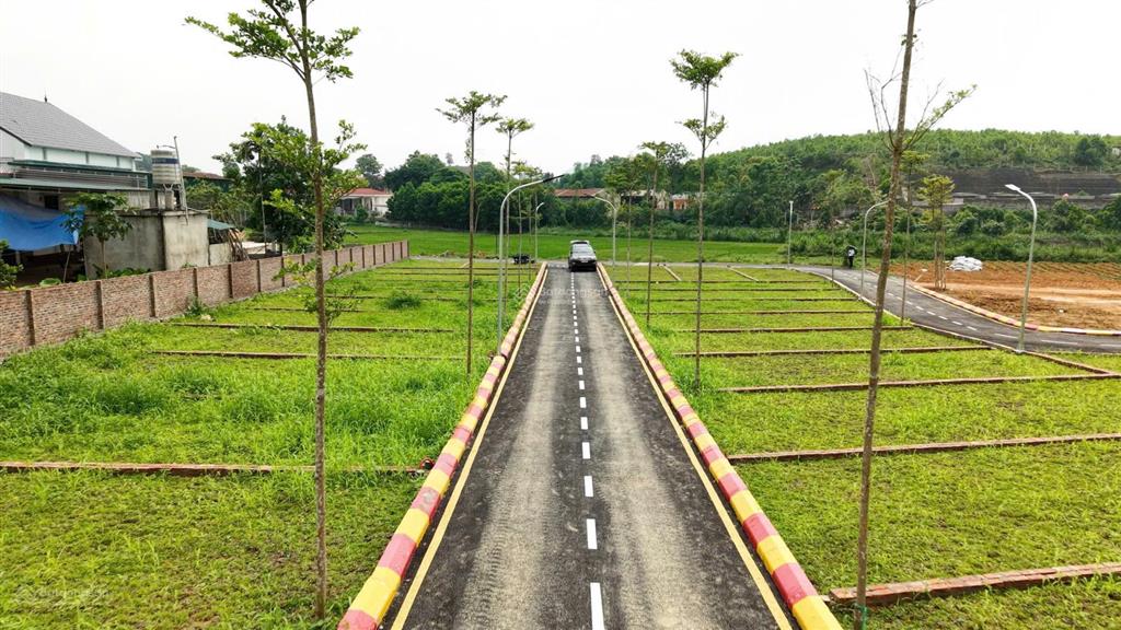 Giá rẻ 600triệu đất sổ đỏ thổ cư tt ba hàng đồi giáp hà nội ql21 oto vào đất gần kcn, dự án utopia