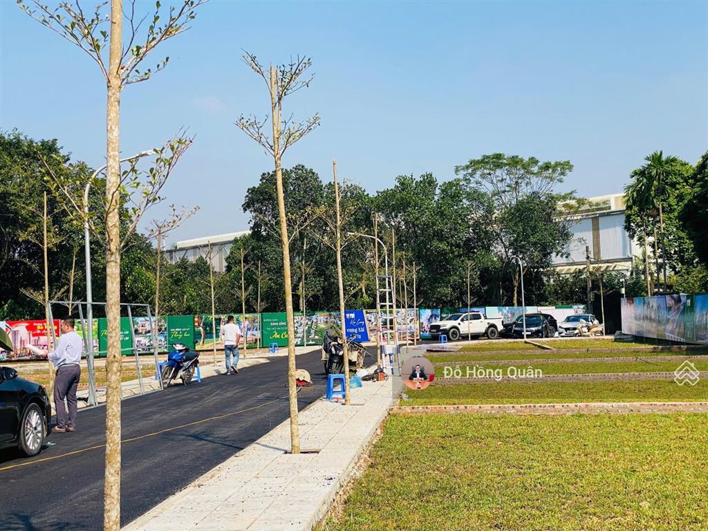 Siêu phẩm 28 lô cầu vai réophú cátlõi cnc hoà lạc cách metro city 2 phút lái xe giá 4 tỷ bao sổ