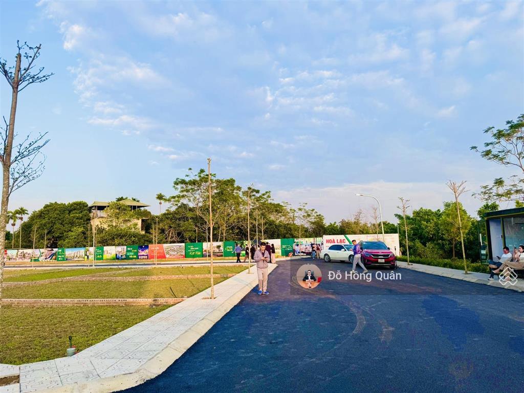 Siêu phẩm 28 lô cầu vai réophú cátlõi cnc hoà lạc cách metro city 2 phút lái xe giá 4 tỷ bao sổ