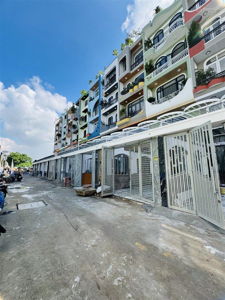 Nhà mới đẹp, 5 tầng (4.5x18), thang máy xịn, giá tốt. ô tô.
