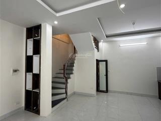 Nhà 5 tầng mới giá mềm cự khối, long biên, chỉ 5,1 tỷ, cách đường ô tô 10m, nhà đẹp về ở ngay