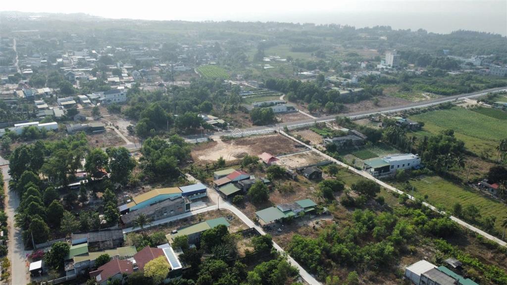 Bán đất thổ cư gần biển cam bình, tân phước, thị xã lagi, 432m2 có 100m2 thổ cư. giá rẻ