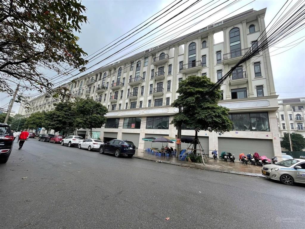 Bán đất hàng bè kiến hưng 38m2 mặt tiền 5.7m hơn 10 tỷ phân lô ô tô tránh vỉa è cc 0961 318 ***