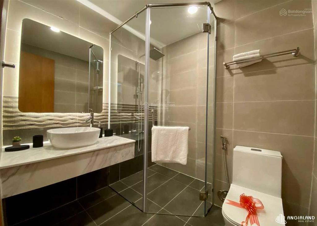 Chính chủ bán ch viva plaza 2pn 2vs căn góc view sông và lm81 tặng full nội thất đang cho thuê 15tr