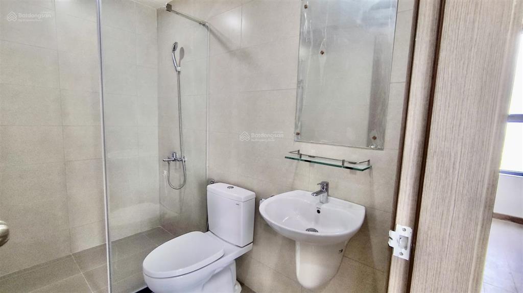 Chính chủ cần bán lỗ 100tr căn hộ a&t sky garden 2pn 2vs 74m2 mặt tiền cmt8 view sông sài gòn