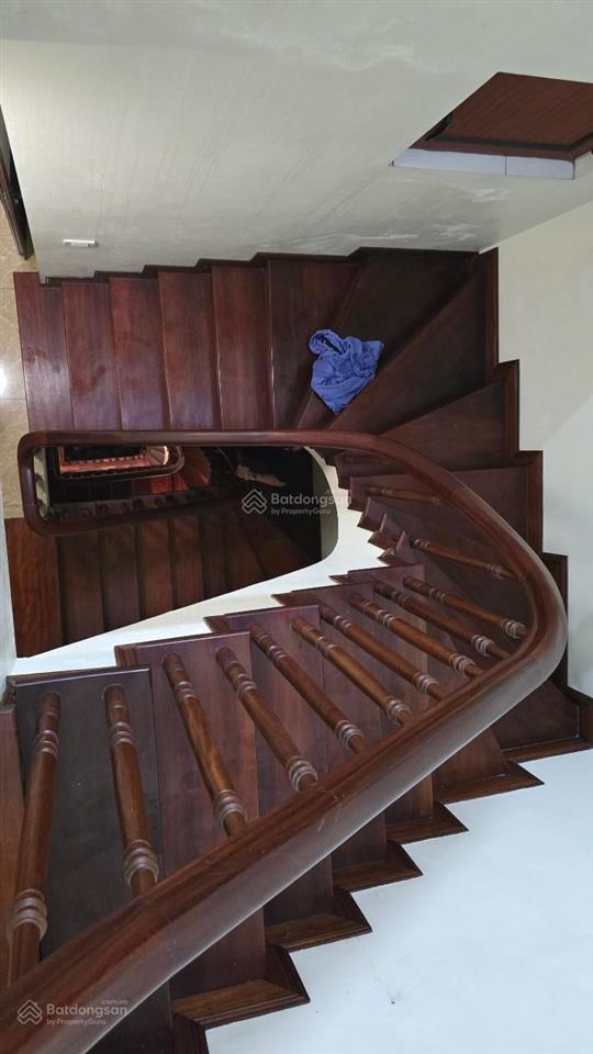 Bán nhà phân lô 5 tầng full nội thất gỗ lim cao cấp vị trí vàng kđt việt hưng, long biên