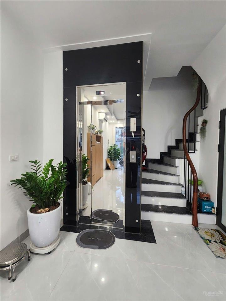 Nhà đẹp kẻ tạnh lô góc 6 tầng thang máy full nội thất khu vực tăng giá mạnh