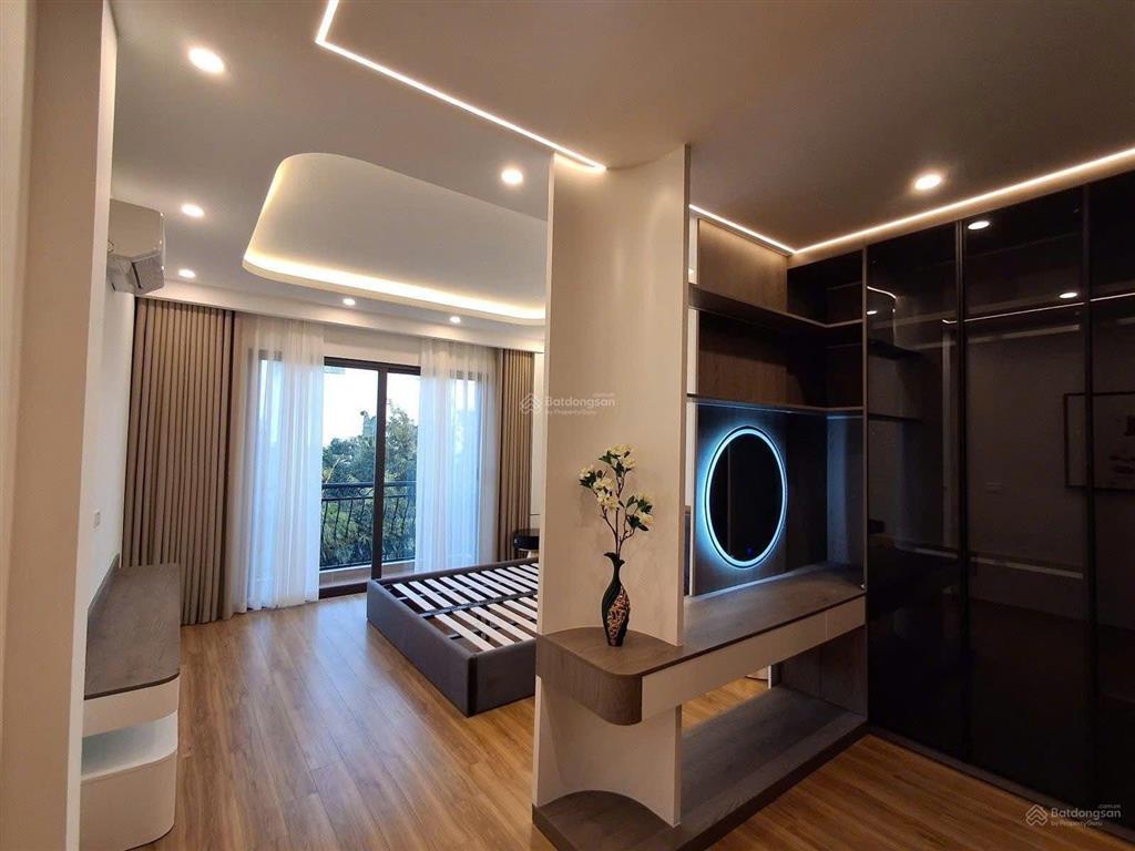 Tuyệt phẩm nguyễn văn hưởng, long biên hà nội | 55m2 | 7 tầng | mt 4.2m | thang máy | ô tô tránh đỗ