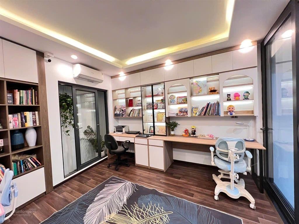 Nhà riêng phố việt hưng, phường việt hưng, long biên, hà nội. diện tích 47m2 full nội thất xịn xò