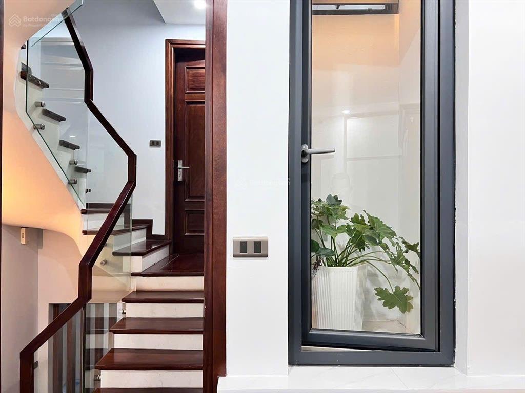 Nhà riêng phố việt hưng, phường việt hưng, long biên, hà nội. diện tích 47m2 full nội thất xịn xò