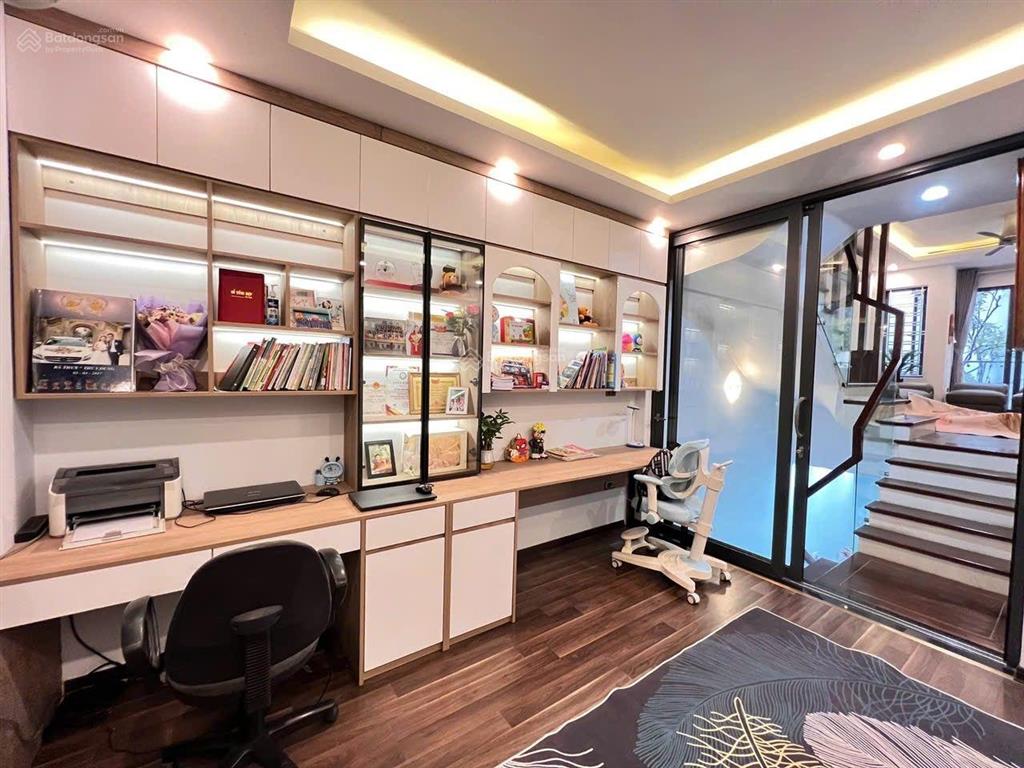 Nhà riêng phố việt hưng, phường việt hưng, long biên, hà nội. diện tích 47m2 full nội thất xịn xò