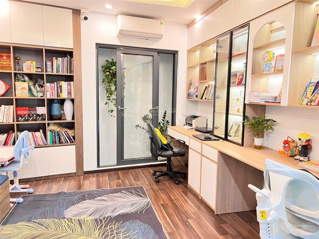 Nhà riêng phố việt hưng, phường việt hưng, long biên, hà nội. diện tích 47m2 full nội thất xịn xò