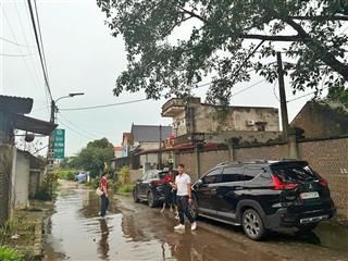 Bán đất tặng nhà , ở , kinh doanh được luôn , trục chính thôn , cách kcn tân hưng chỉ 2km
