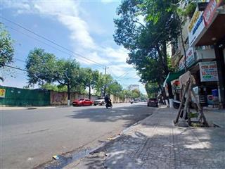 Bán nhà đang kinh doanh tốt tại đường hoàng diệu, nha trang. cách biển 400m. diện tích 108,6 m2