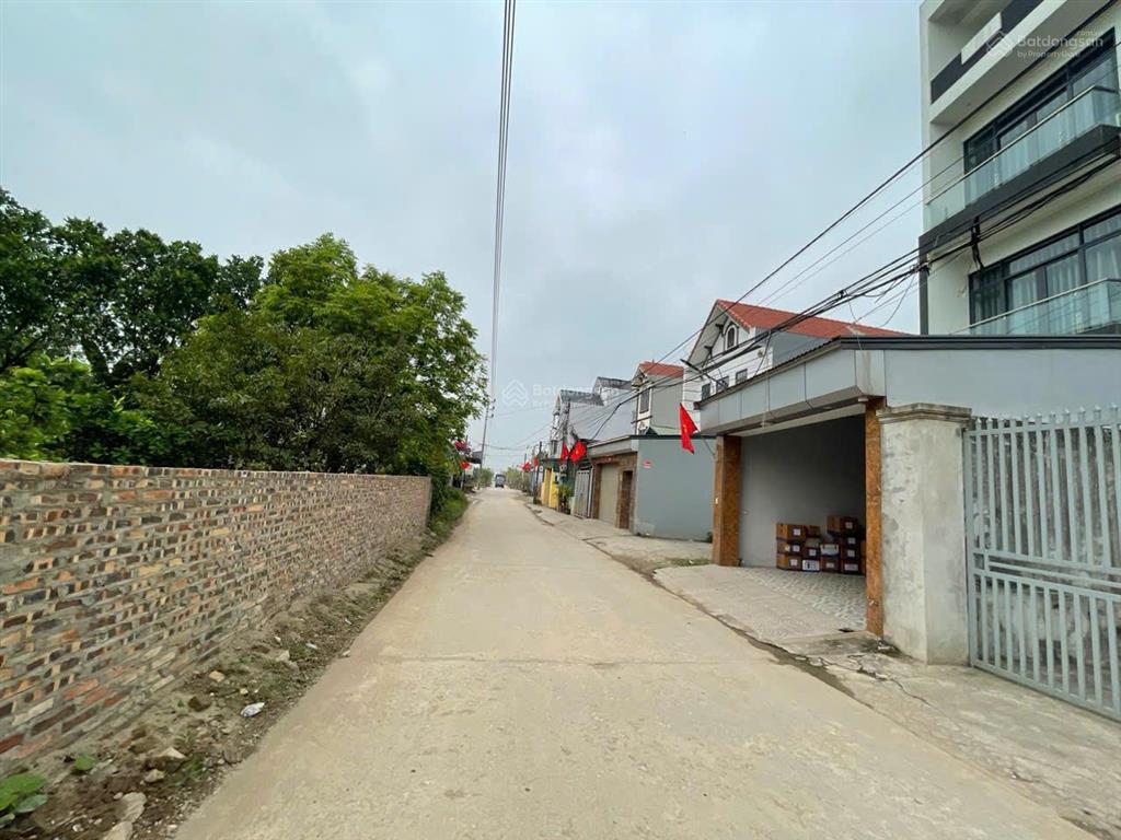 Đất mặt đường kinh doanh chương mỹ
