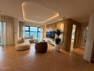 Bán skyvilla ecopark diện tích 178m² view golf 18 hố có thang máy riêng, giá 13,2 tỷ