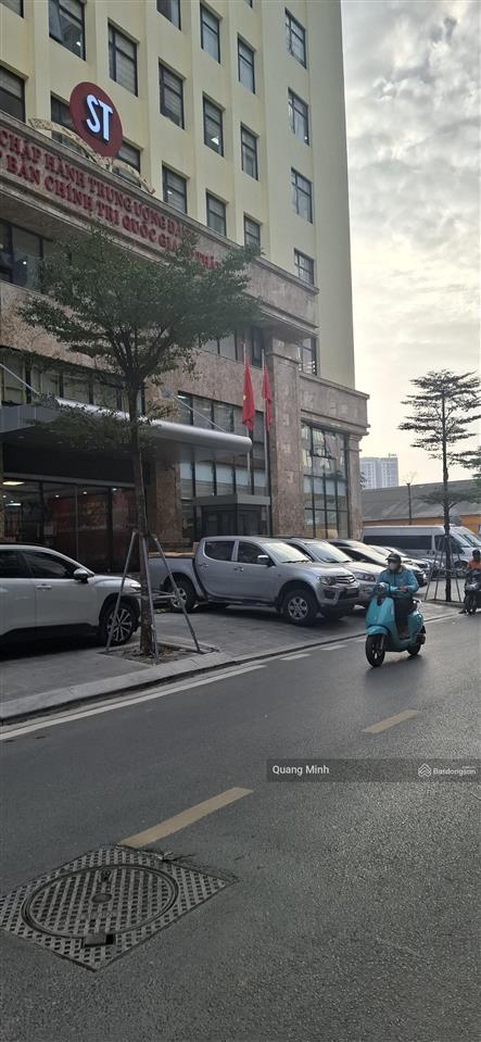 Cho thuê nhà ngõ 78 duy tân phố kinh doanh làm showzoom , phòng khám, spa làm đẹp