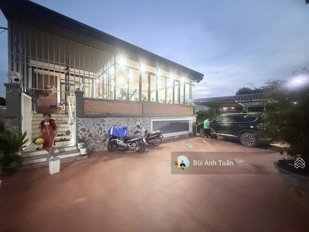 Bán nhà 3036m2 biệt thự và xưởng bên cạnh, mặt tiền đường lê thị riêng 34m, giá đầu tư 91.5 tỷ tl