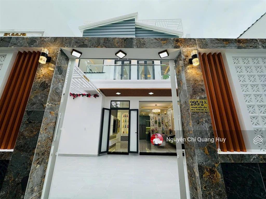 Nhà phố hiện đại hoàn thiện mới phạm hữu lầu ngay kđt phú mỹ hưng q7 dt 8m x 14m sổ hồng giá 8,9 tỷ