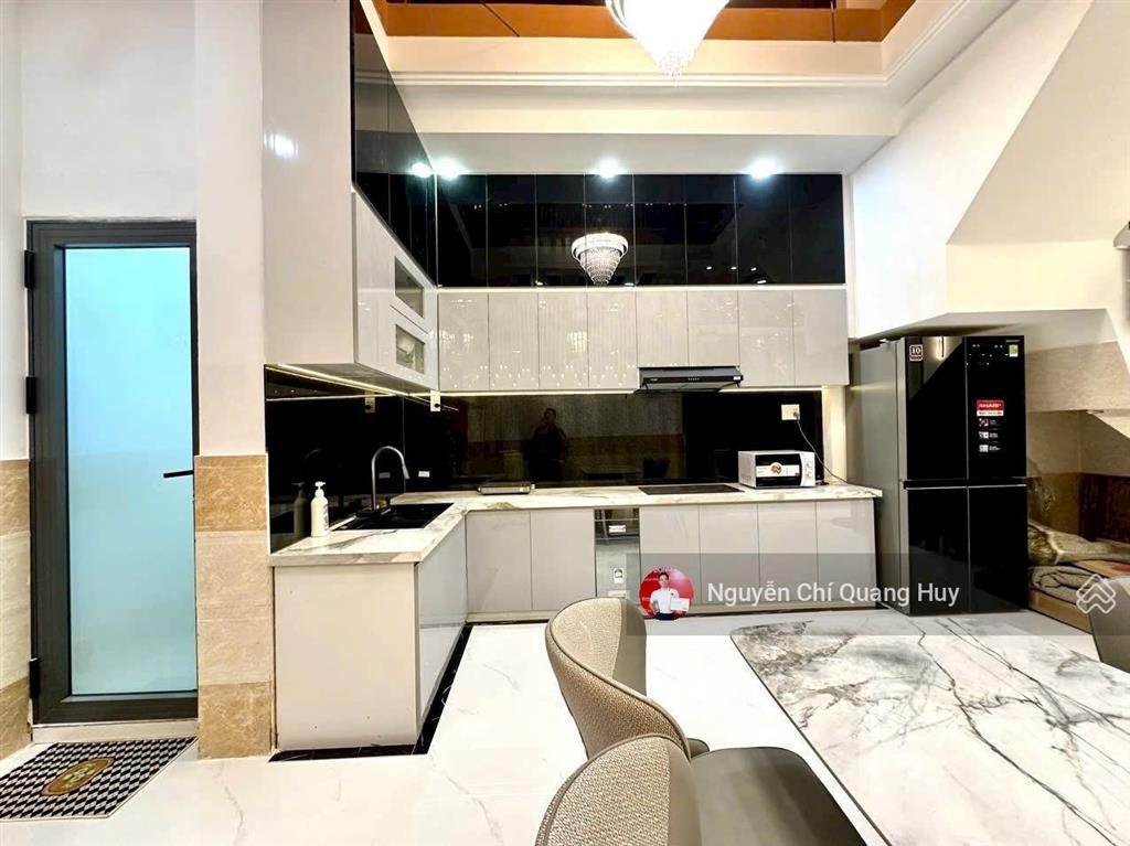 Nhà phố hiện đại hoàn thiện mới mặt tiền đường 8m 1979 huỳnh tấn phát  4,3x19m sổ hồng giá 8,9 tỷ
