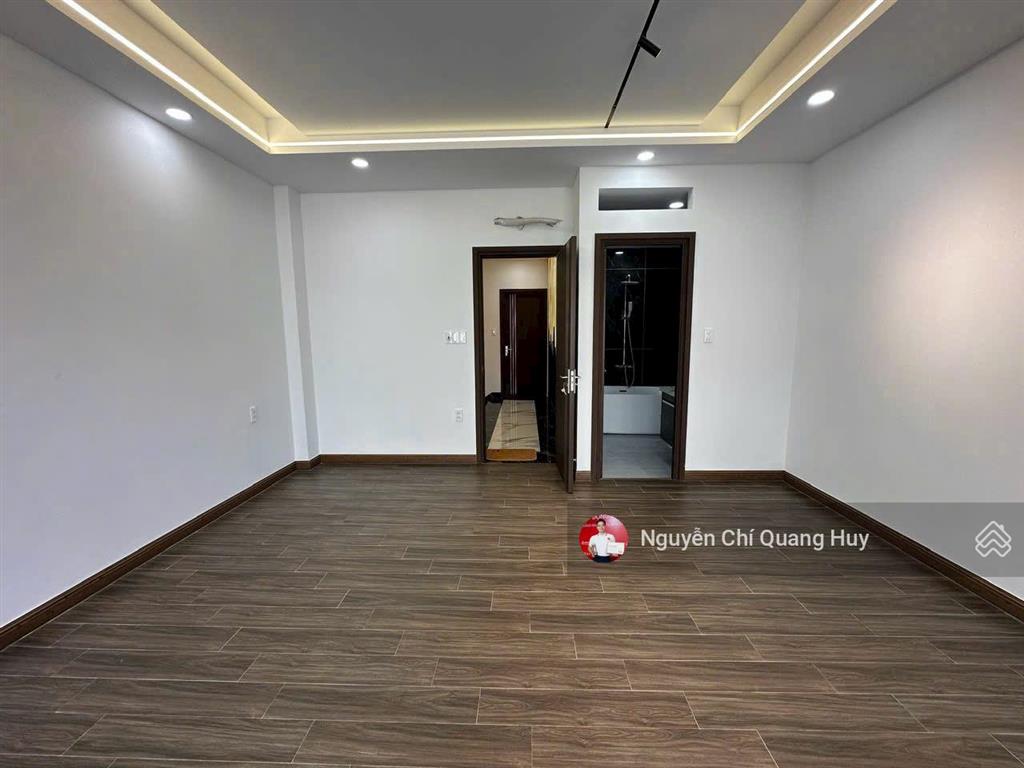 Nhà phố hiện đại sang trọng  xây dựng mới  đường 8m, 2581 huỳnh tấn phát  5mx17m giá 9,2 tỷ