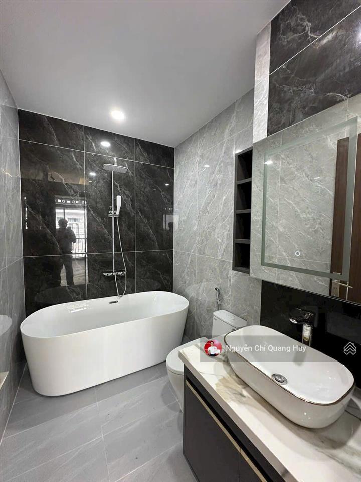 Nhà phố hiện đại sang trọng  xây dựng mới  đường 8m, 2581 huỳnh tấn phát  5mx17m giá 9,2 tỷ
