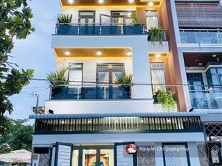 Sở hữu không gian sống xanh, mát mẻ  biệt thự sân vườn trung tâm thành phố  10m x 15m giá 10,5 tỷ
